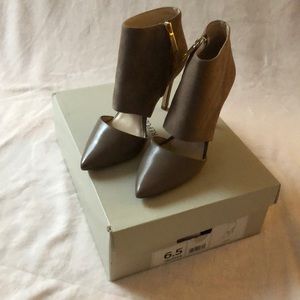 Banana Republic brown suede and leather heels